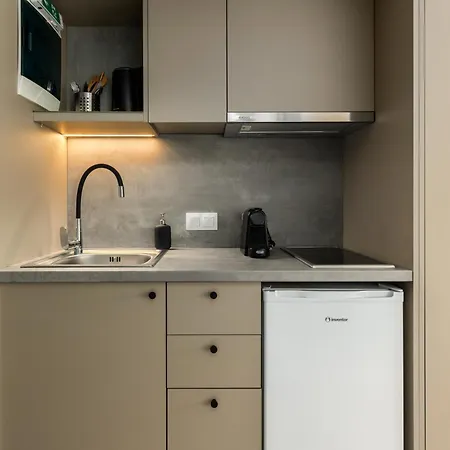 Garden By Halu! - Free Parking, Next To Efkleidis Metro